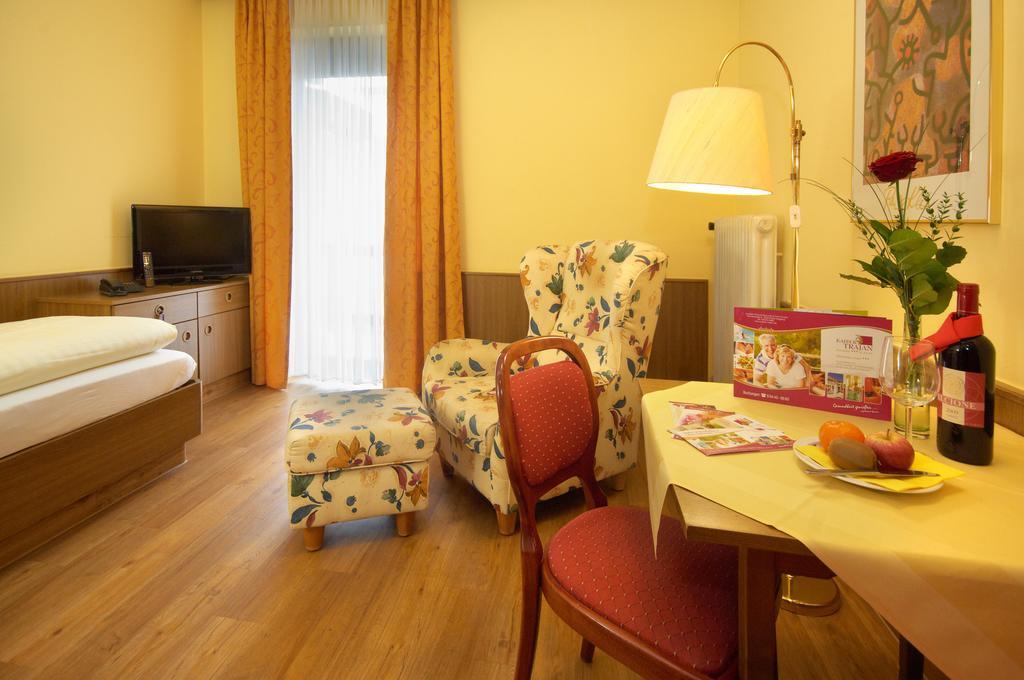 Kurhotel Kaiser Trajan Bad Goegging Room photo